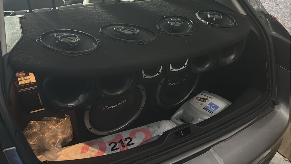 Carro com som so de som tem 1500 €