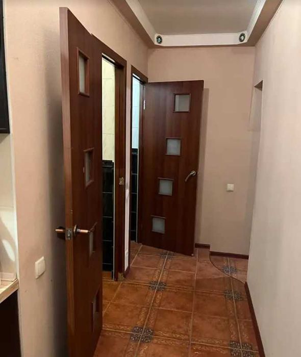 Продам большую 3к квартиру 70м2 метро Спортивная Метростроителей Серт