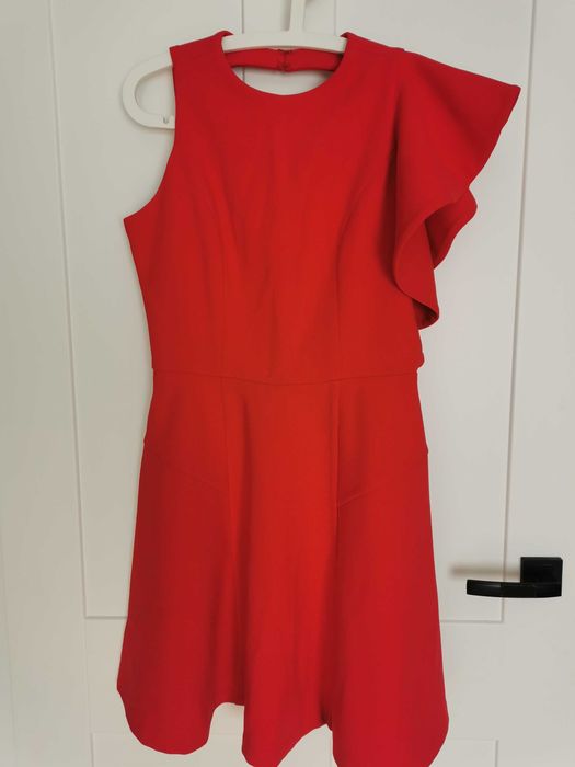 Krótka, elegancka sukienka w makowym kolorze, rozmiar 36