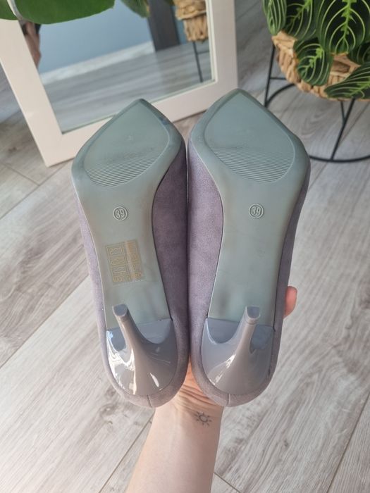 Szare obcasy rozm. 39