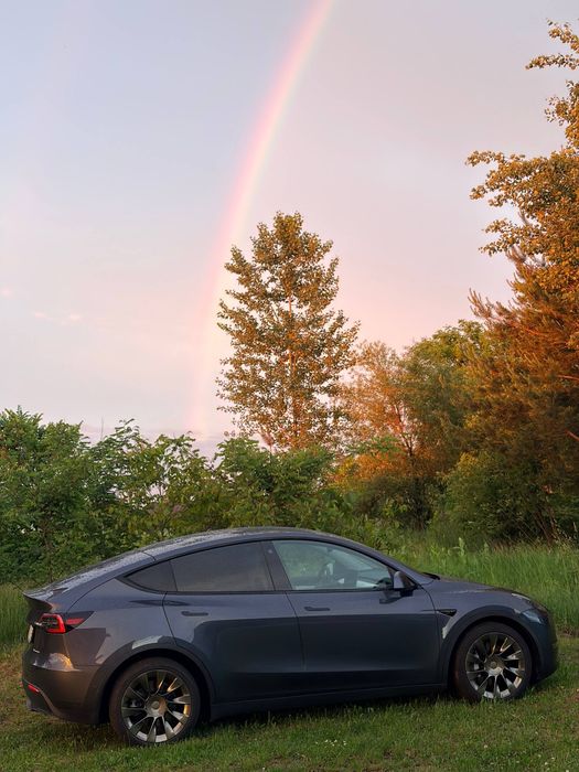 Автомобіль Tesla