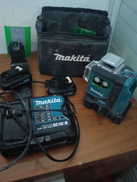 Vende-se Laser Makita