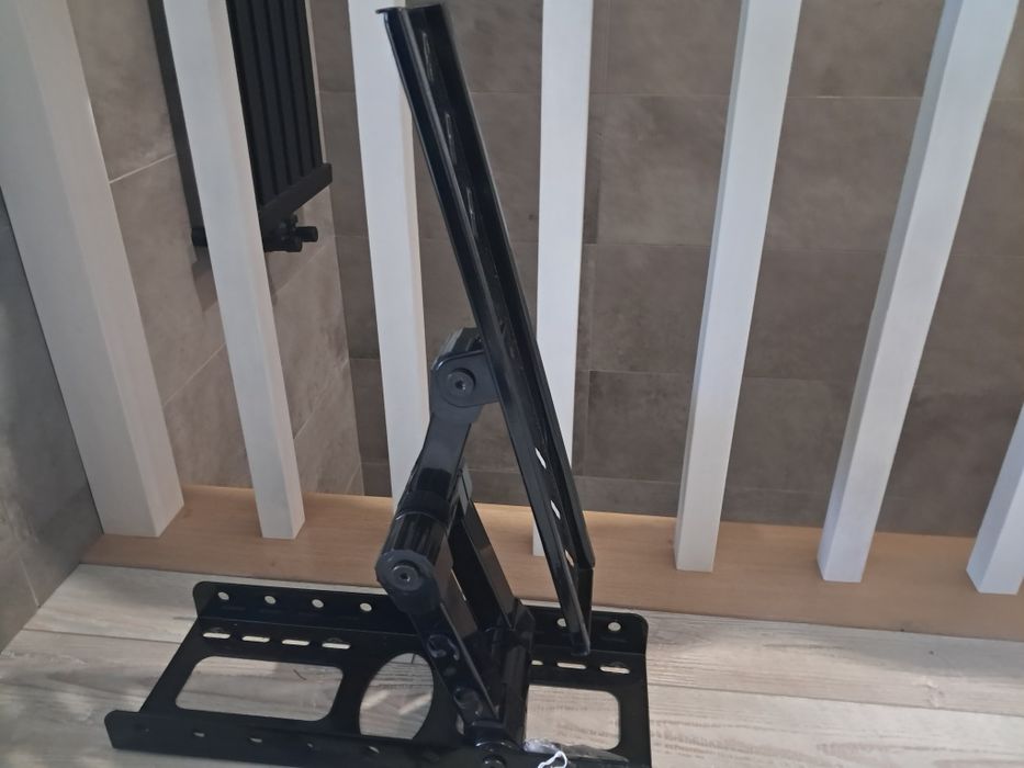 Stojak- uchwyt wiszący na telewizor