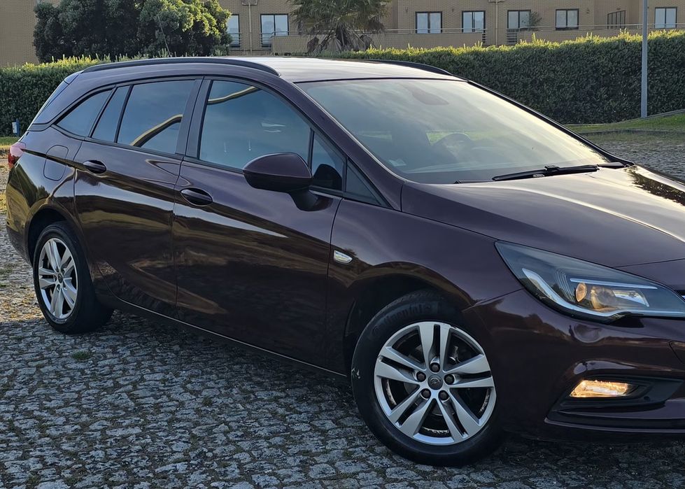 Opel Astra Sports Tourer 1.6 CDTI "2018" (5650€) 260.323km (Distribuição e bi-massa mudado aos 220.000km) COMPLETAMENTE NOVA!!