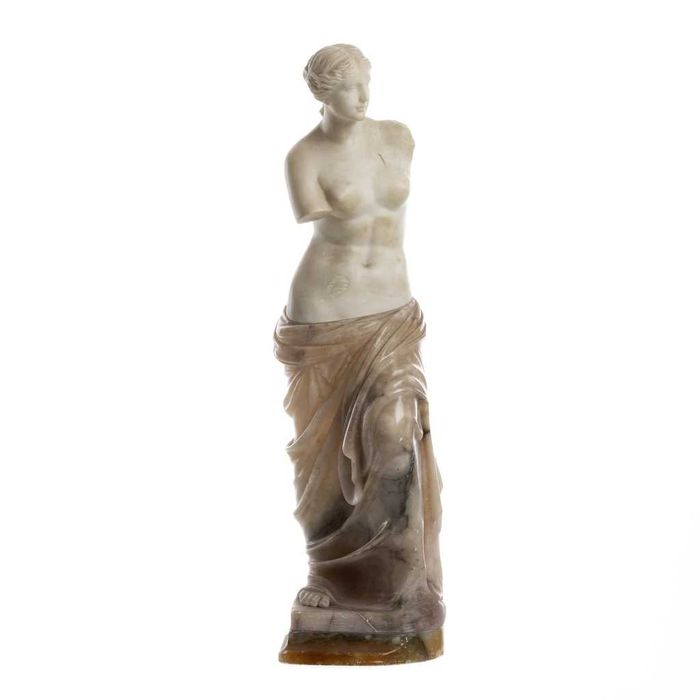 Escultura de Nu Feminino