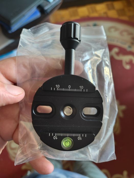 Продам адаптер/быстросъёмный зажим для штатива Manfrotto