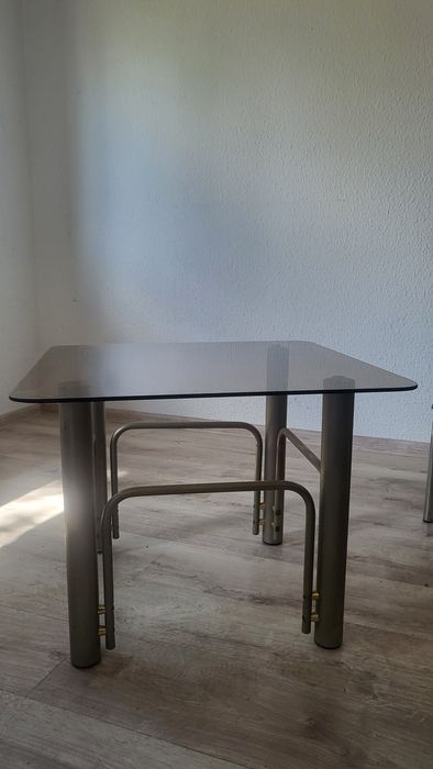 Stolik szklany, metalowe nóżki