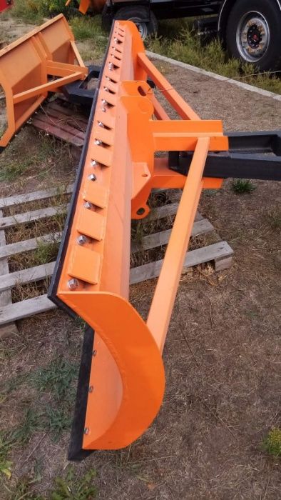 Відвал для снігу + лопата бульдозерна на трактор МТЗ 80 / 82 892