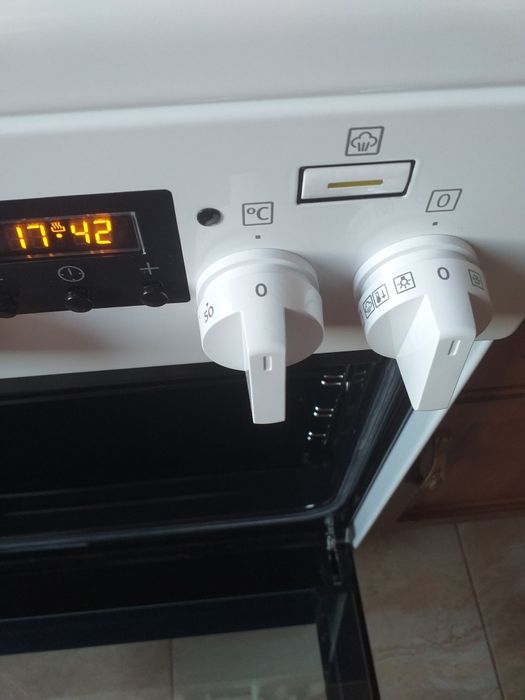 Kuchenka gazowo elektryczna Electrolux