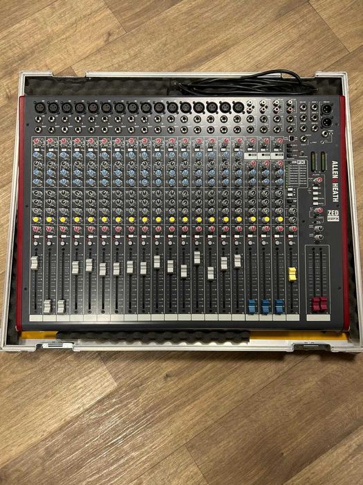 Mikser Allen&Heath ZED 22FX + case.
