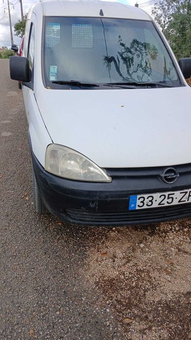 Opel Combo 1.3 - Economica e confortável