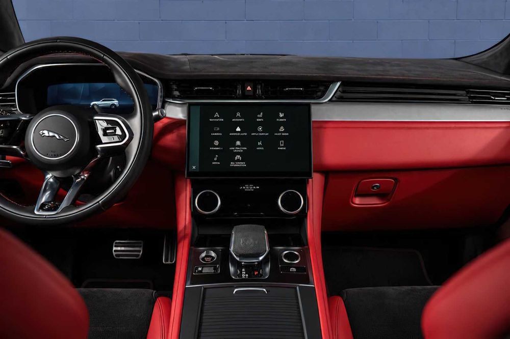 Jaguar F-PACE SVR      2022