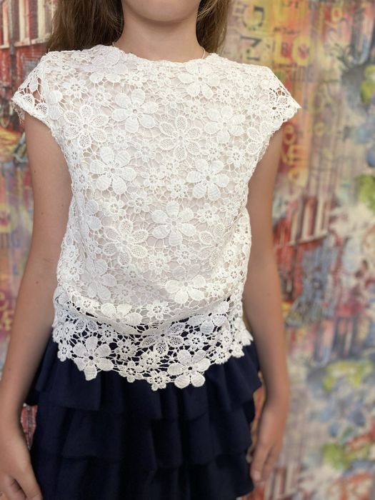 Ажурна дитяча блузочка