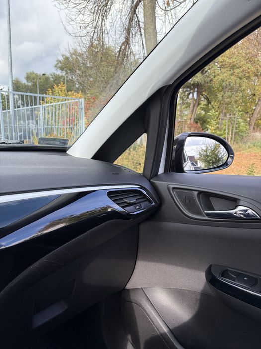 Opel Corsa E 2015 rok Color Edition