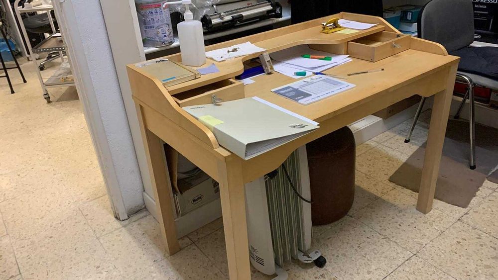 Secretaria para computador em faia