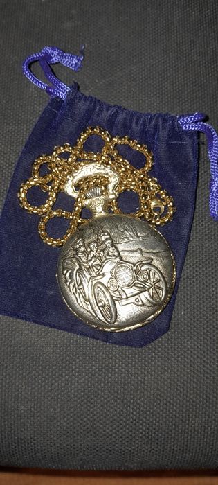 Relógio de bolso com corrente
