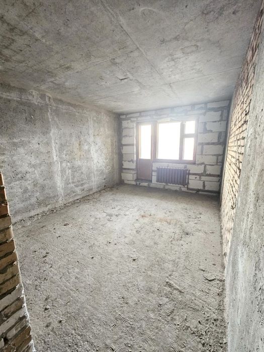 Продажа б/к 5 к.дворівневої кв. 175,5 кв.м. по вул. А.Ахматової, 13-Д