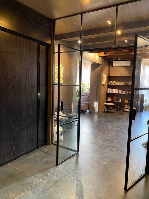 Продам коммерческое помещение в ЖК Новодворянский (авторский дизайн)