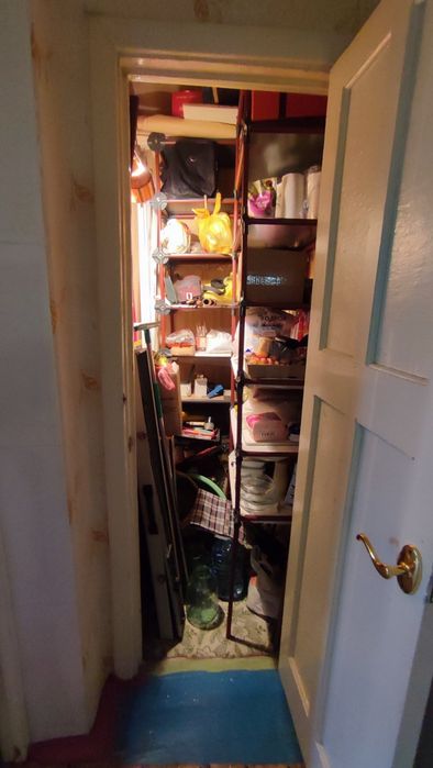 3-х комн. квартира СевГОК, остановка "Стадион" 3-й этаж, не угловая