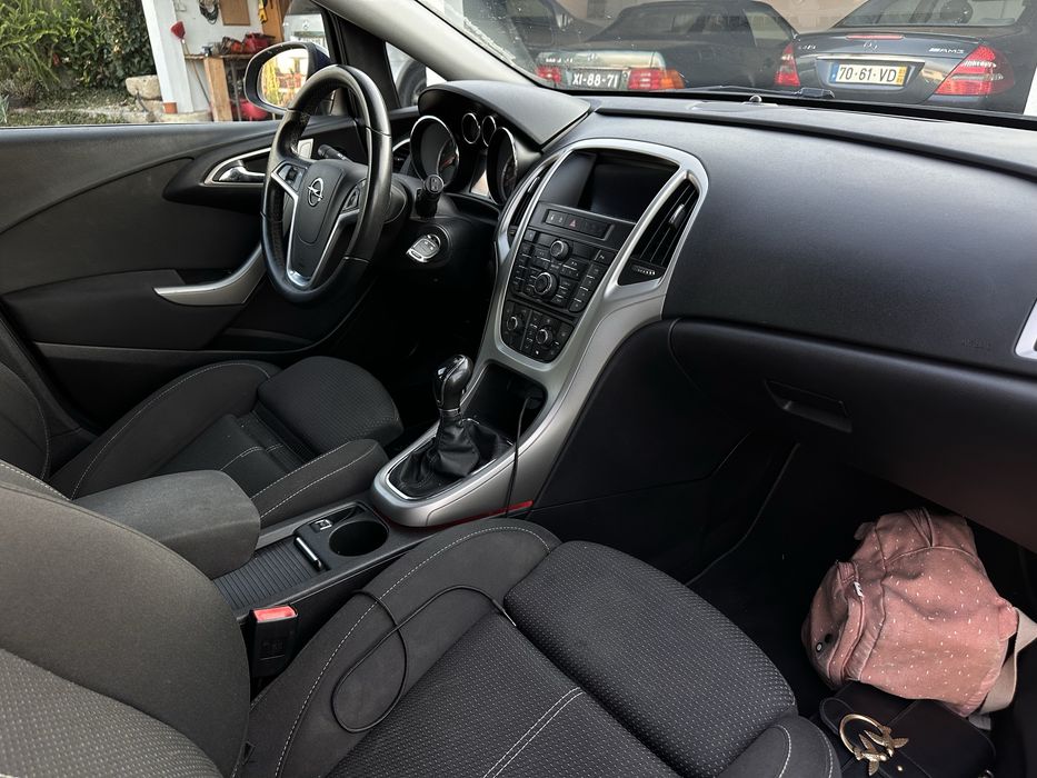 Opel Astra Sports Tourer — fotografia 2