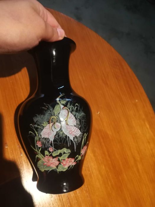 Vaso Decorativo Preto com Cegonha Japonesa