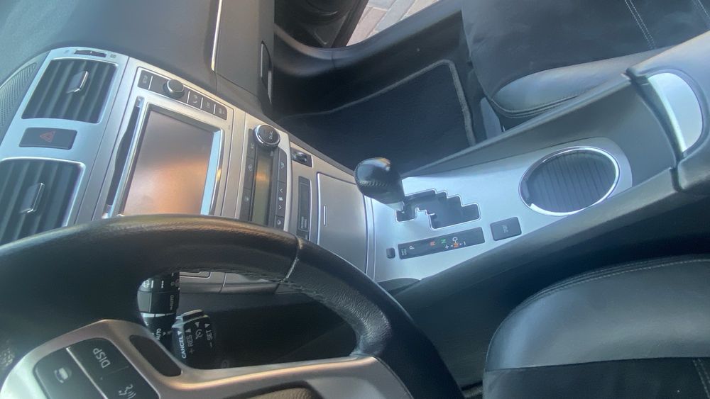 Продам тойота авенсис т27 автомат универсал 2013гв дизель 2,23