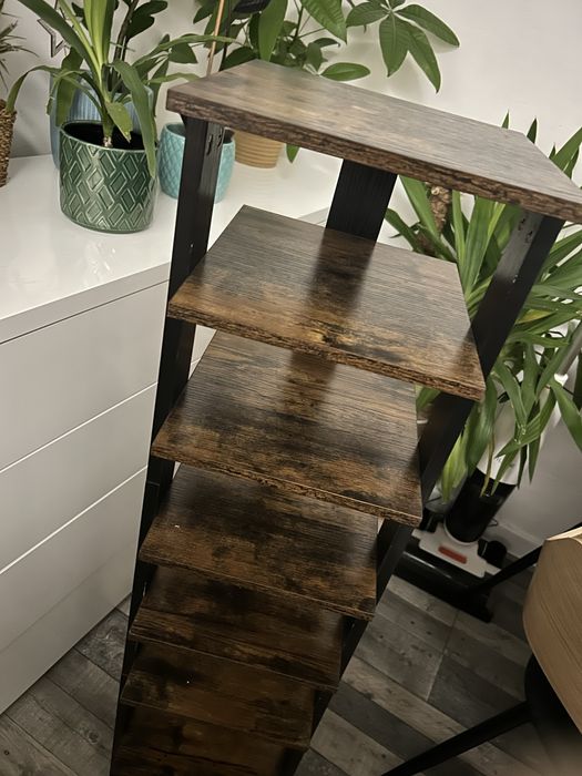 Regał nowy stabilny