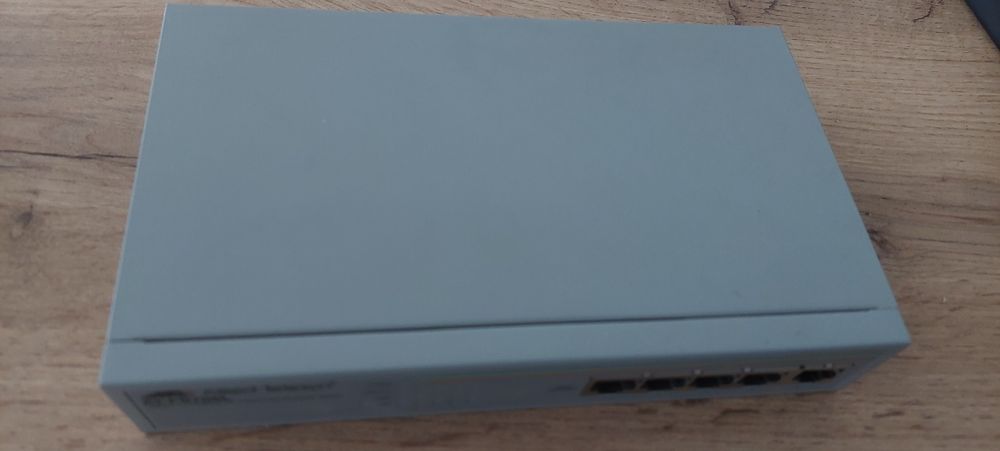 Switch Allied Telesis AT-FS705L 5×10/100 Mbps