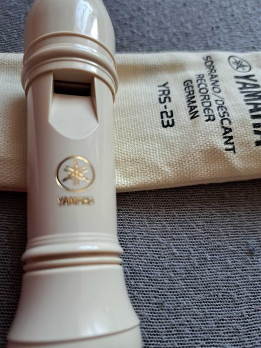 Flet  firmy YAMAHA -  soprano/descand recorder YRS-23