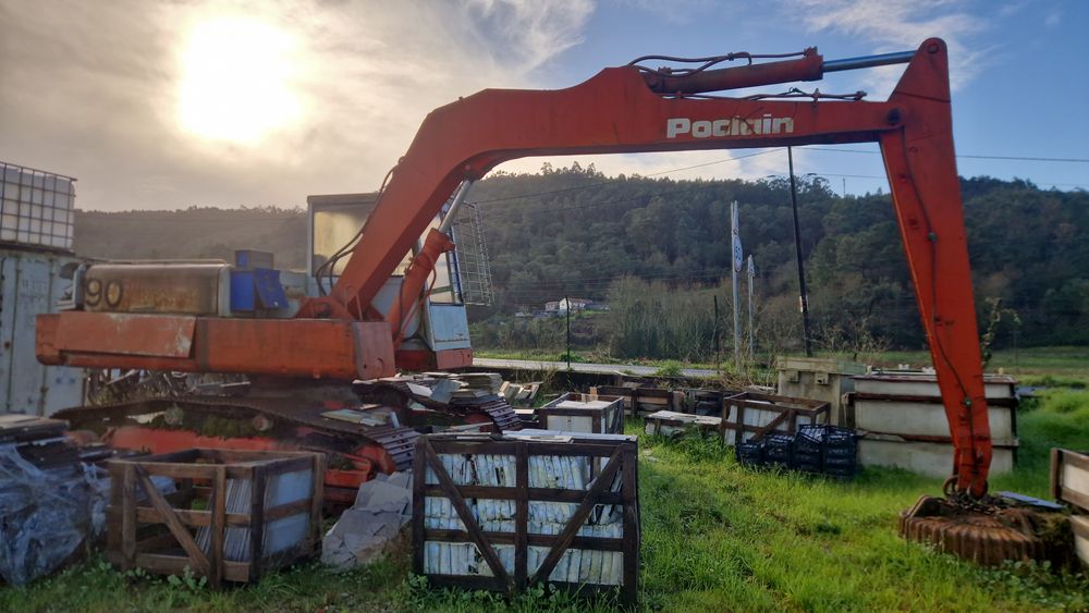 Giratória poclain 90 em excelente estado