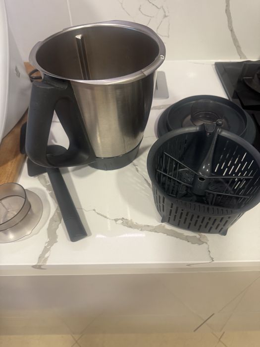 Bimby Tm5 com respetivos acessorios