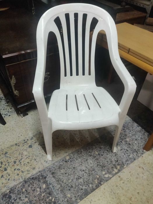 Cadeira de plástico