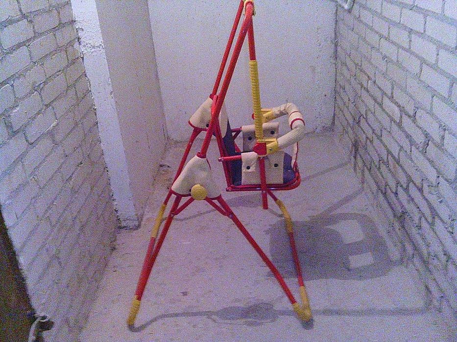 Huśtawka pokojowa dla dziecka, stan bardzo dobry.