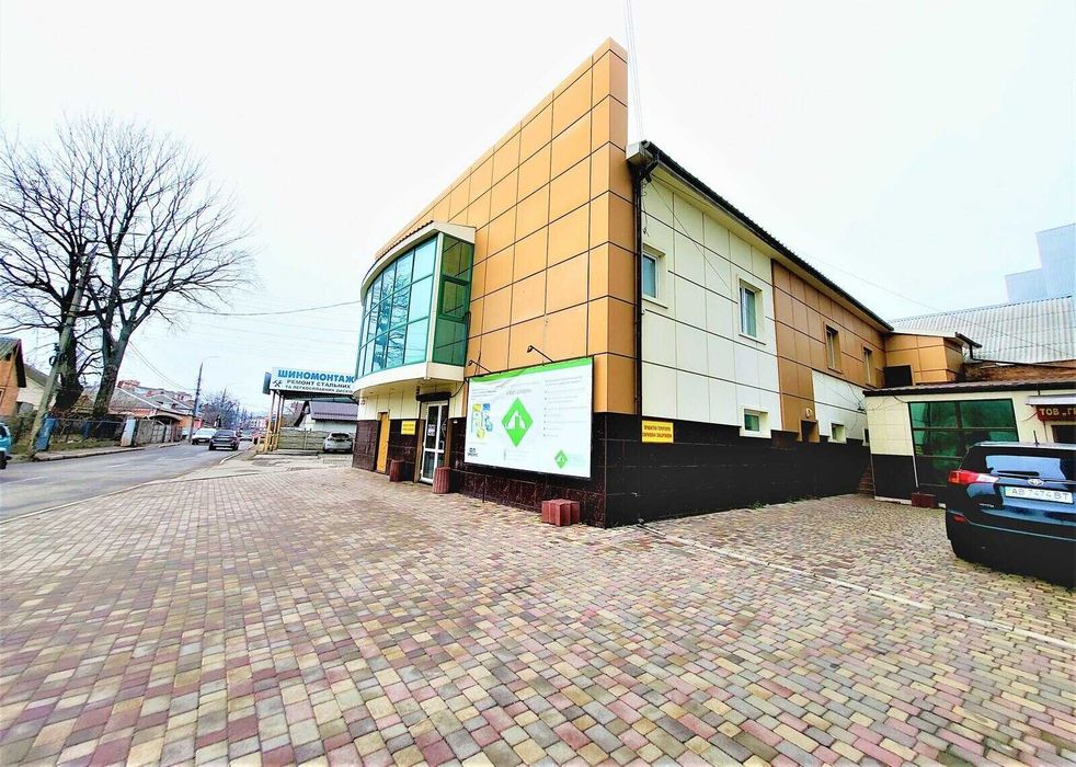 Оренда фасадного приміщення на Старому місті