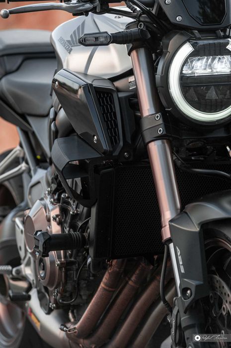 Honda CB650R | **AKRAPOVIC AVERBADO NO LIVRETE** | Full Extras | Impecável