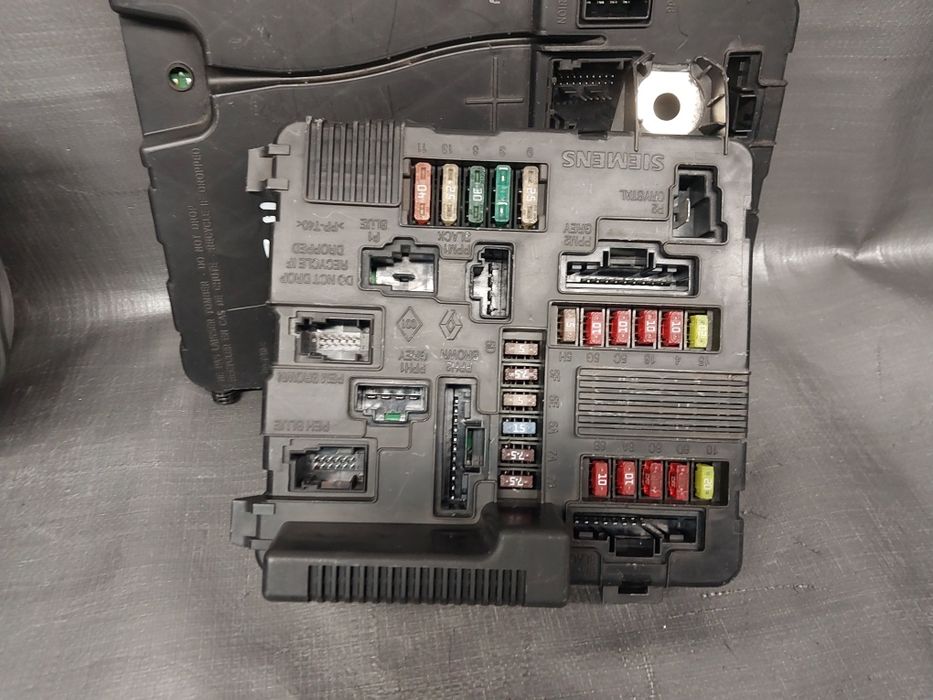 Renault Megane 2 II CC 2004r 1.9 DCI 120KM zestaw startowy