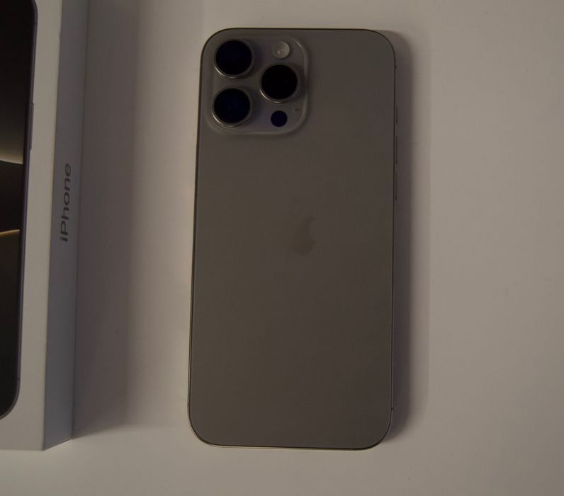 iPhone 16 Pro Max