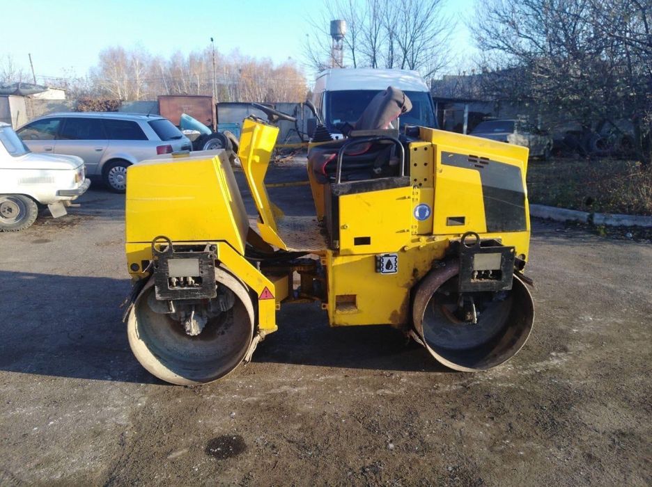 Продам каток Jcb 2006 г 4 тонны вместе с прицепом