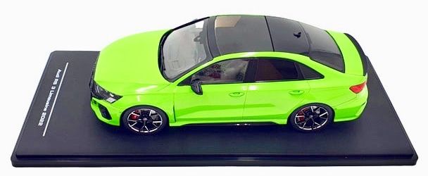 Модель Audi RS3 Limousine IXO Models 1/18