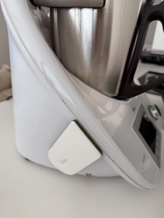 Bimby TM5 + Cook-Key + Varoma + mala de transporte + Livro ABC