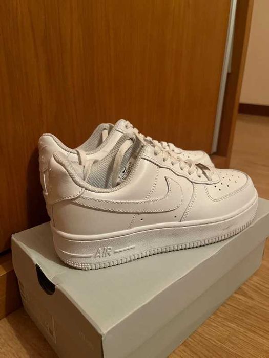 Nike, damskie białe trampki, rozmiar 37.5