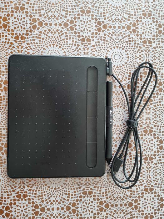 Tablet graficzny Wacom Intuos S czarny używany w doskonałym stanie