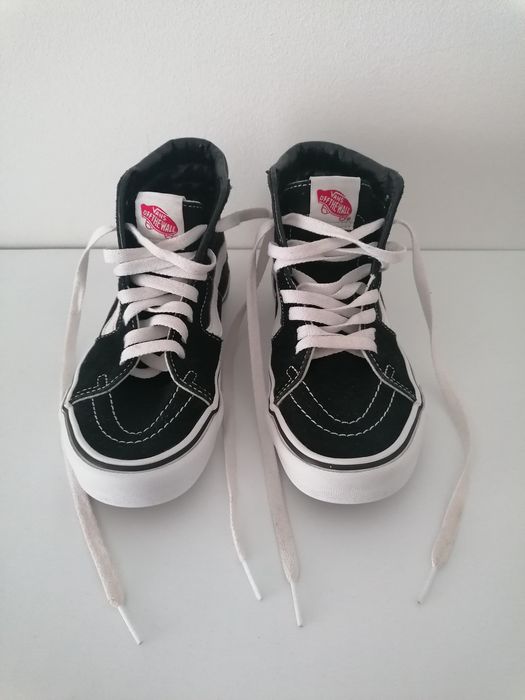 Sapatilhas Vans Sk8-Hi preto branco, Eur 35.0

Tamanho Eur 3