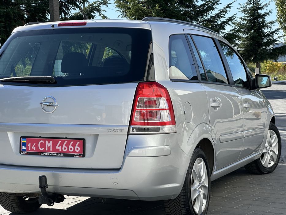 Opel zafira 2014року