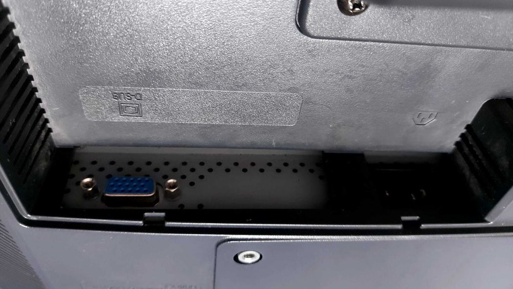 LG Monitor 2005 - Working - With Original Box64586010006146123