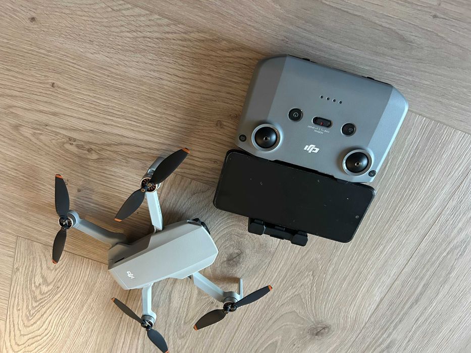 Dron DJI mini 4k kompletny zestaw w stanie jak nowy