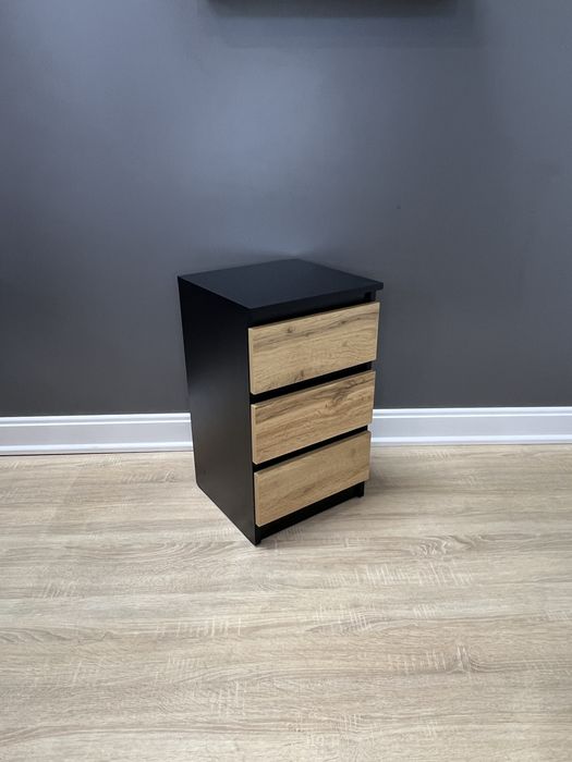 Тумба приліжкова 3 шухляди 60*35*34 см.