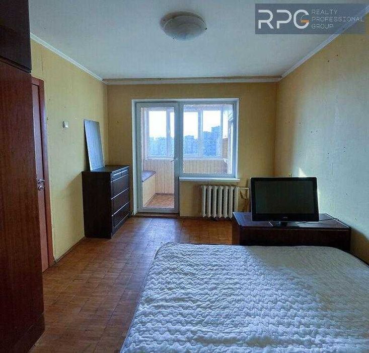 Продається 3к. квартира по вул. А.Солов'яненка,8  рк