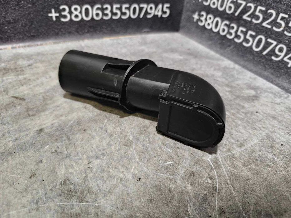 Повітропровід передньої стійки лівий Polestar 2 32314231