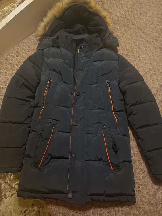 Зимова куртка з капюшоном